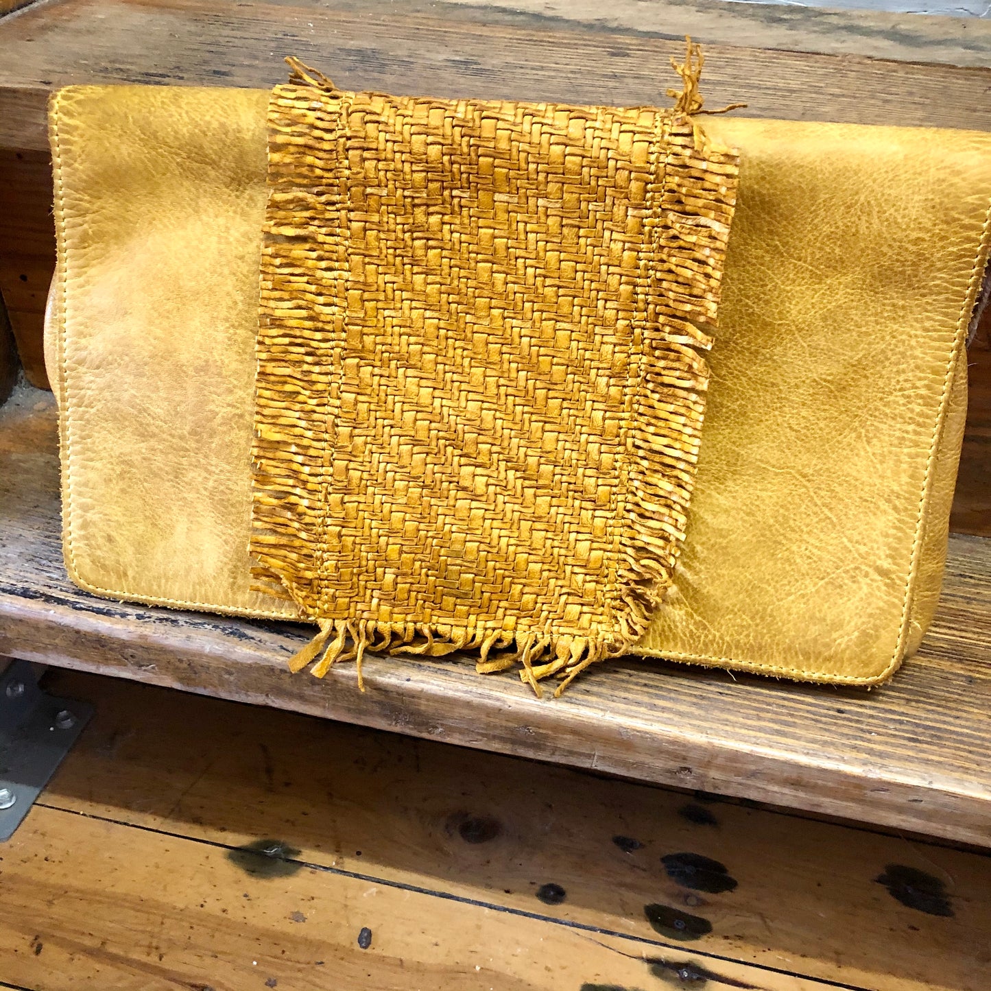 Savanna oversized clutch