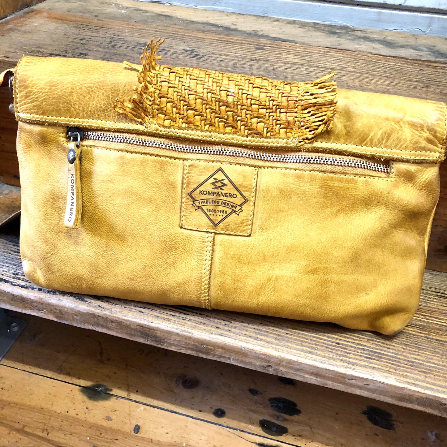 Savanna oversized clutch