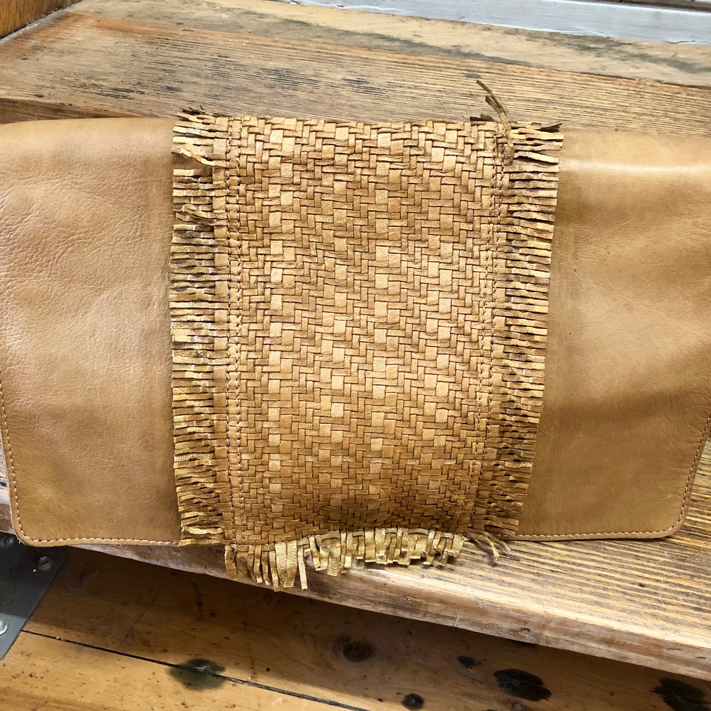 Savanna oversized clutch