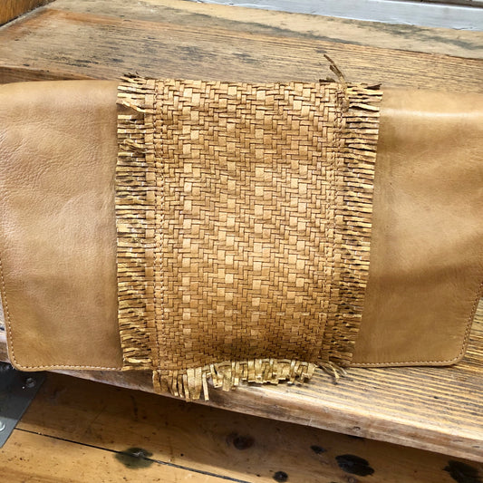 Savanna oversized clutch