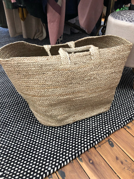 Jute basket medium