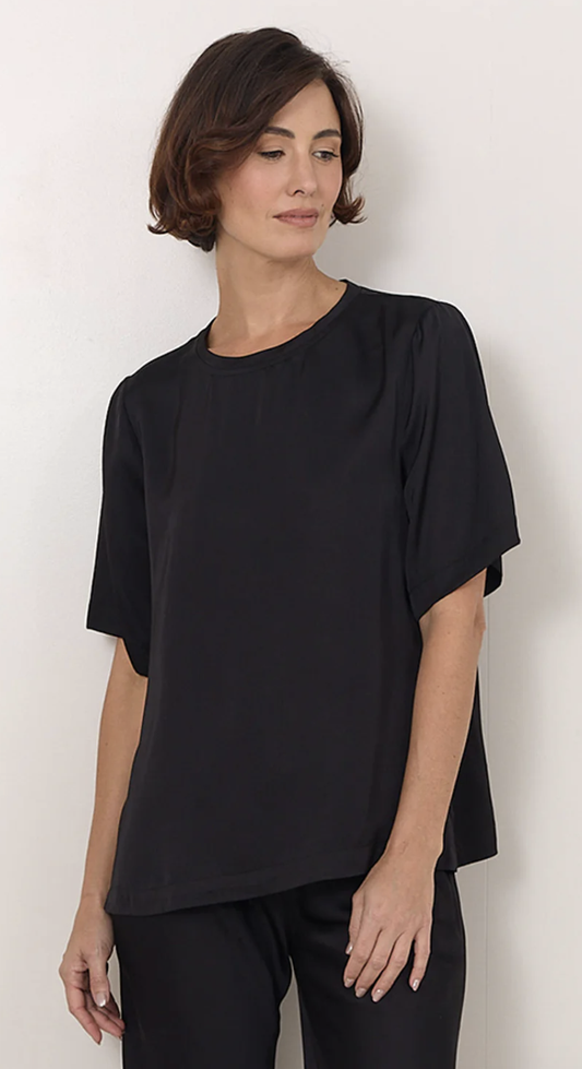 Martina Tee