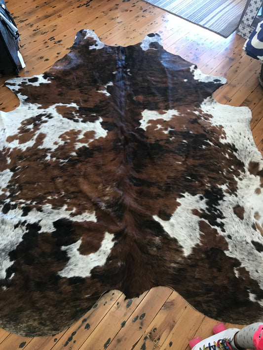 Natural Cowhide Rug 4.40m