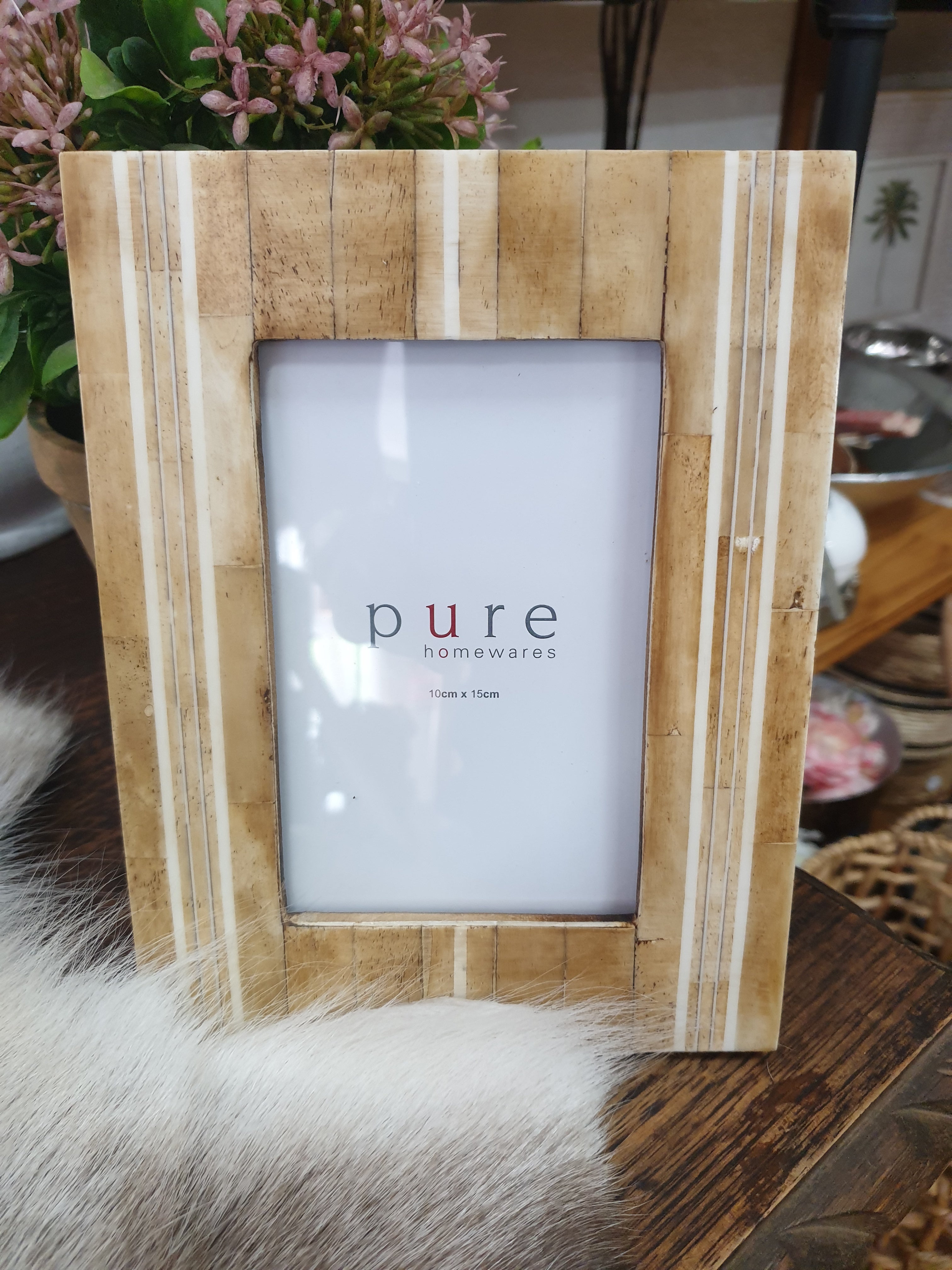 Beige Stripe Frame – Fisher & Farmer