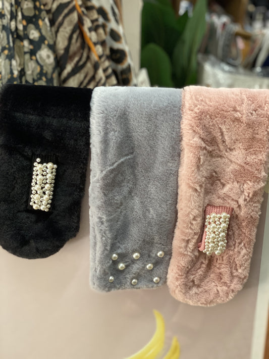 Fur Shawl with pearls